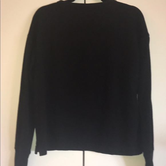 ⭐️4/$25 or 2/$15 Black Gap Sweatshirt - Picture 4 of 4